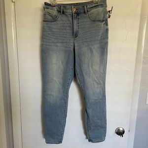 Express Curvy Skinny High Rise Light Wash Size 12R Jeans